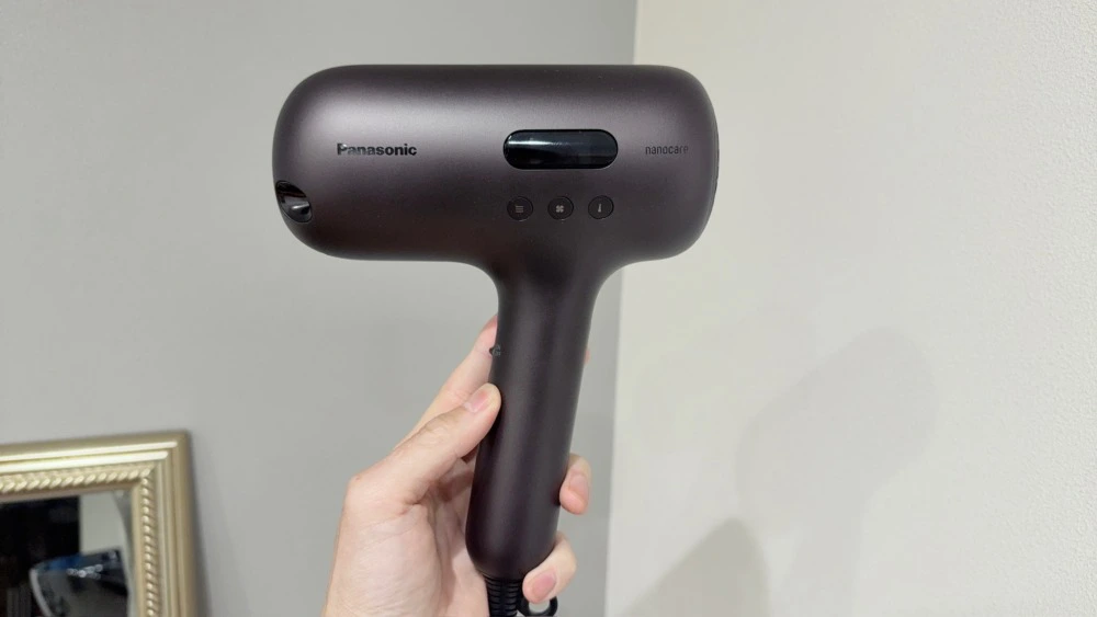 【美品】ナノケア ULTIMATE ドライヤー アルティメイトPanasonic 違い】ナノケア アルティメイトドライヤーはどう？美容師が正直