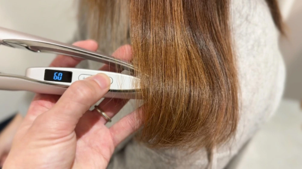 口コミ】ケアレクトのヘアアイロンはどう？美容師が絹女やリファと比較