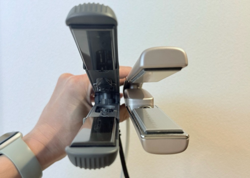 ケアレクトbyプリュスオー スムースケアアイロンの開閉範囲